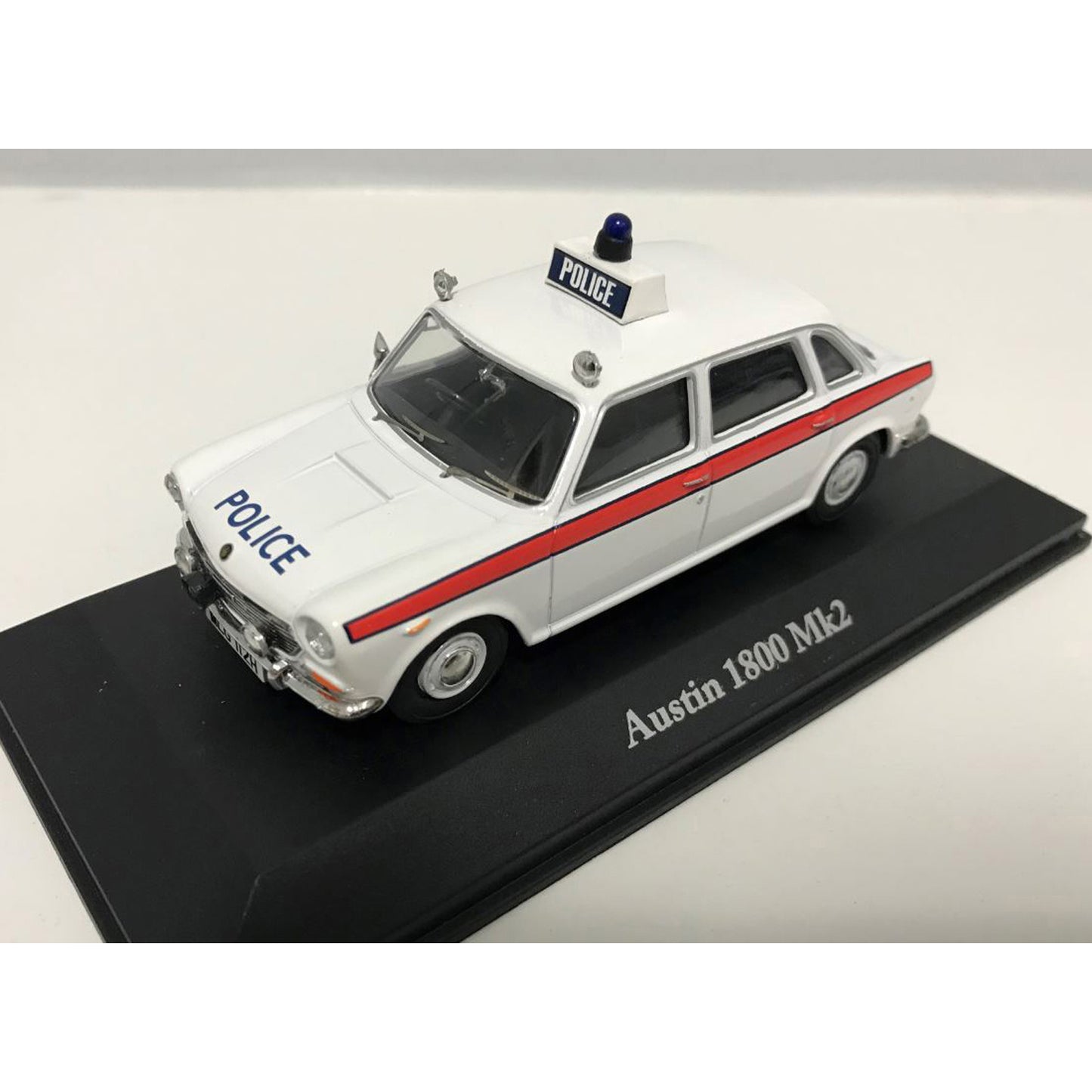 Austin 1800 MkII (British Police) in White