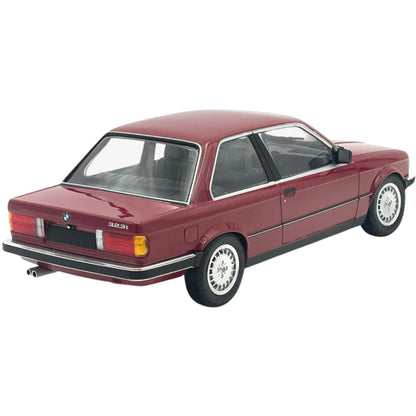 BMW 323i (E30 1982) in Red