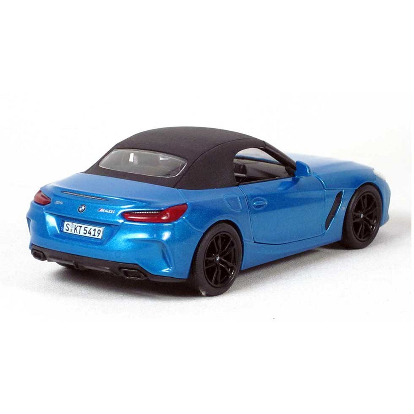 BMW Z4 (With Closed Soft-top 2019) in Blue