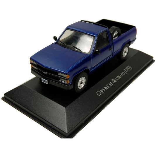 Chevrolet Silverado (1997) in Blue