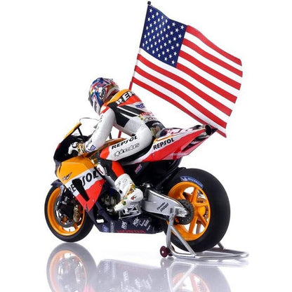 Honda RC211V with Figure and Flag Nicky Hayden (World Champion 2006)