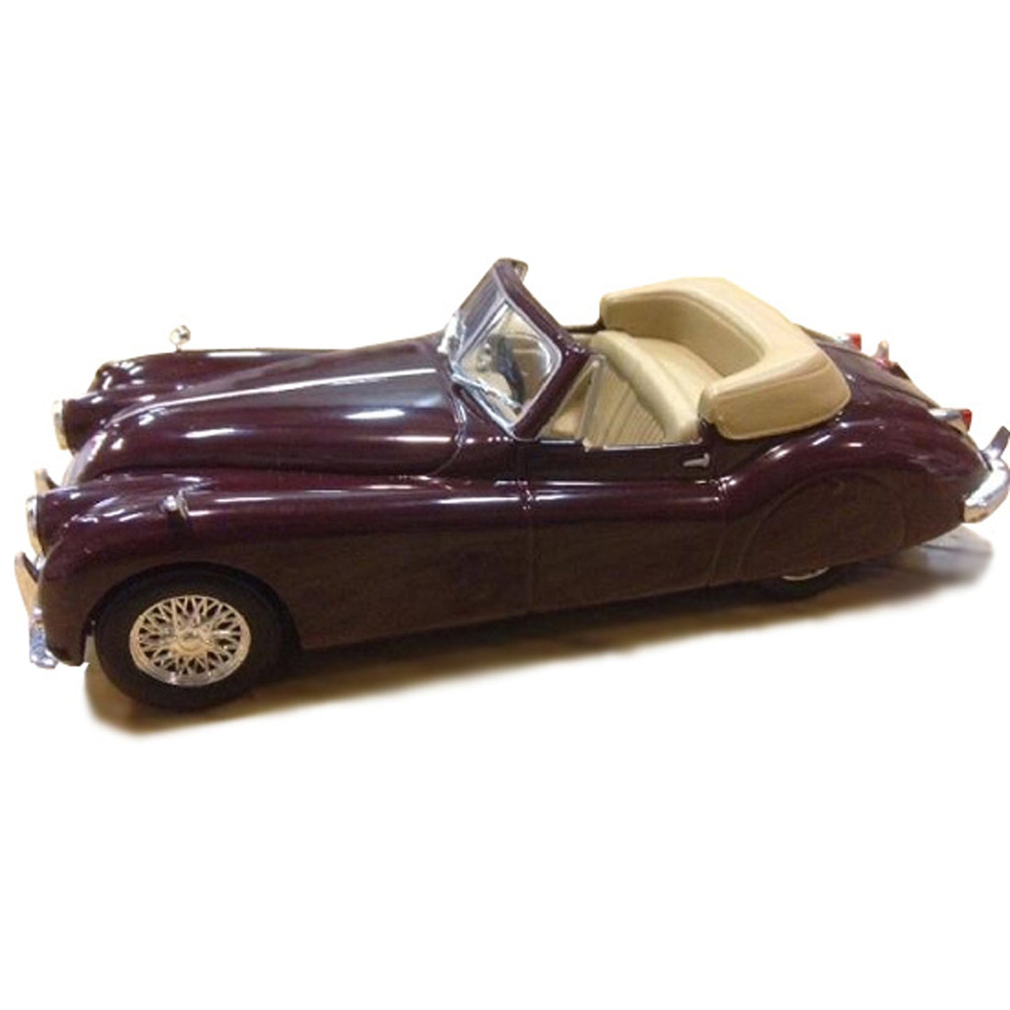 Jaguar XK140 in Maroon