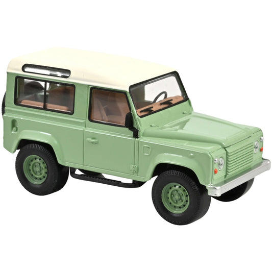 Land Rover Defender (1995) in Green