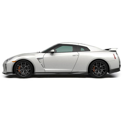 Nissan GT R R-35 (2017) in Pearl White