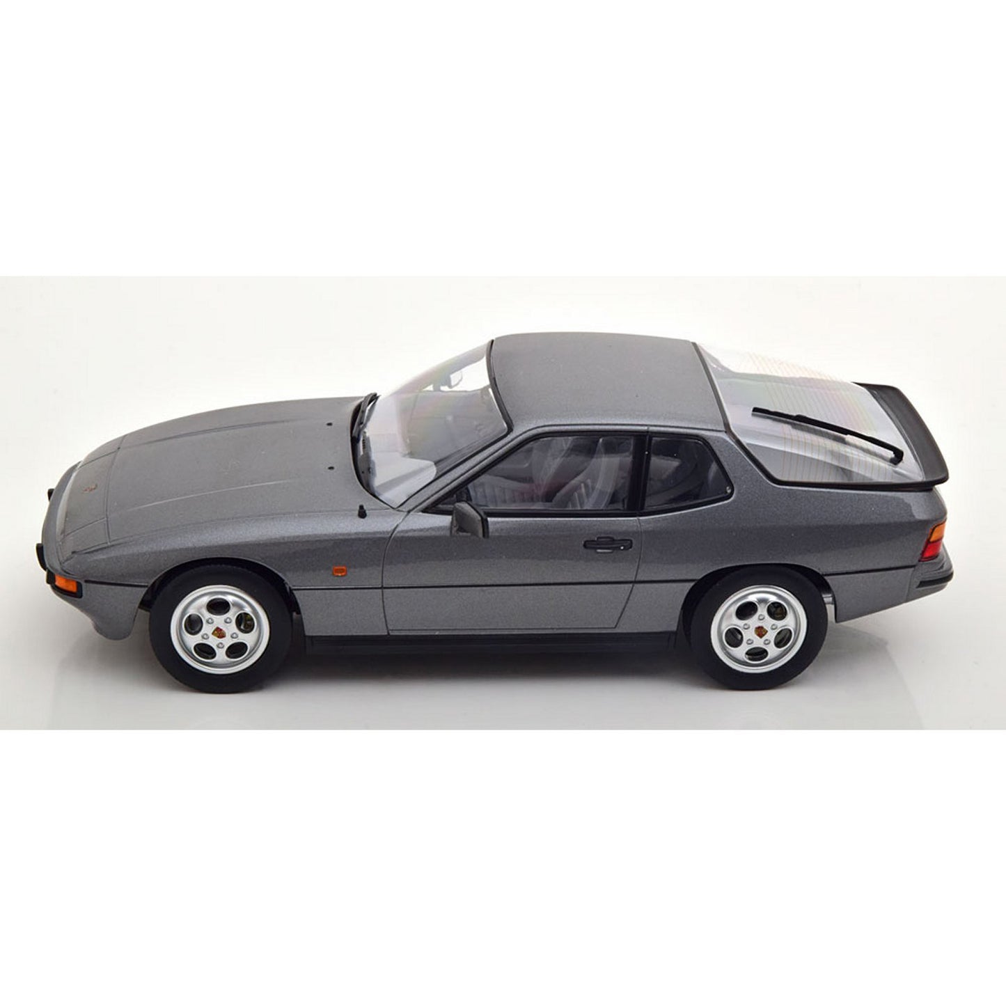 Porsche 924 S (1986) in Metallic Grey