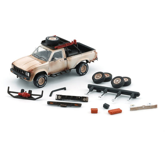 Toyota Hilux N60 N70 (Rusting With Accessories 1980) in Matte White